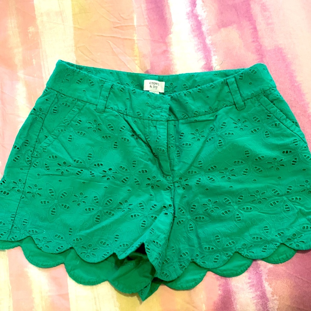 Green lace shorts size 6
